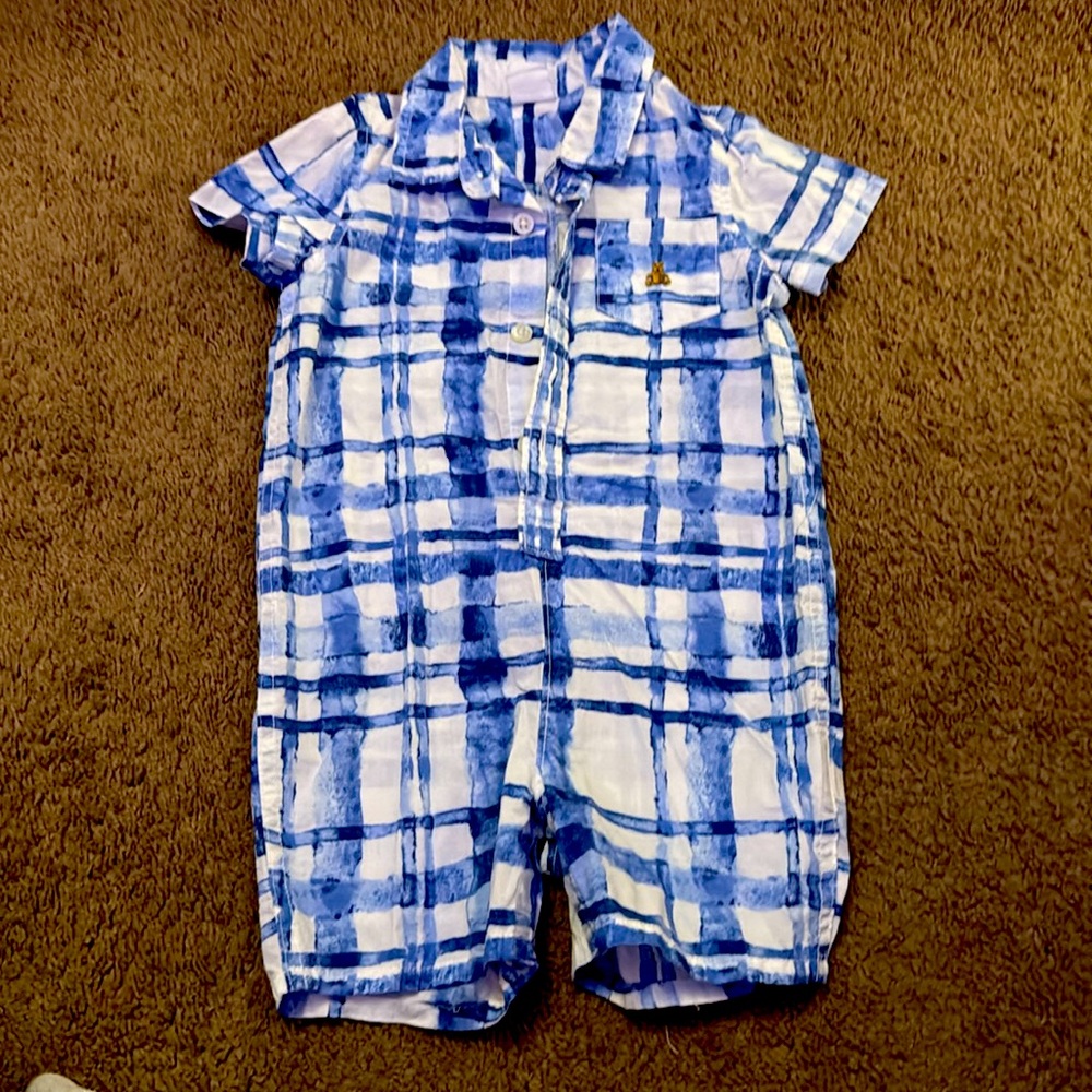 Barely worn 18-24 month baby gap onesie